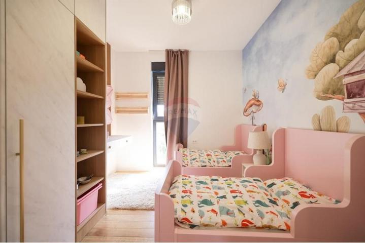 LUKSUZNI PENTHOUSE S KROVNOM TERASOM