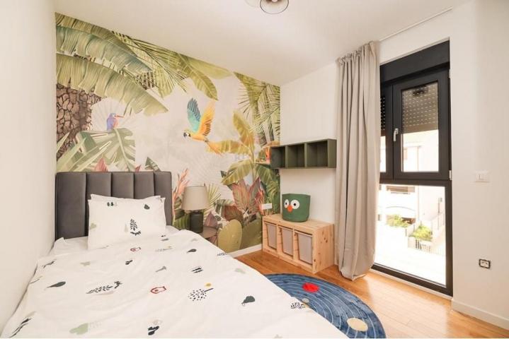 LUKSUZNI PENTHOUSE S KROVNOM TERASOM