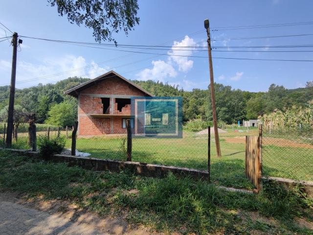 Nova kuća u  prelepom okruženju