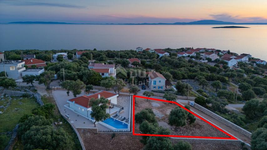 OTOK PAG, LUN - građevinsko zemljište s projektom i građevinskom dozvolom