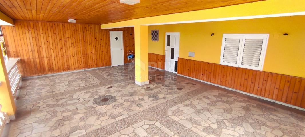 CRIKVENICA, DRAMALJ - Apartmanska kuća s pogledom na more!