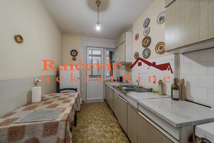 SAVSKI VENAC DEDINJE 64m2 , L , 185000e