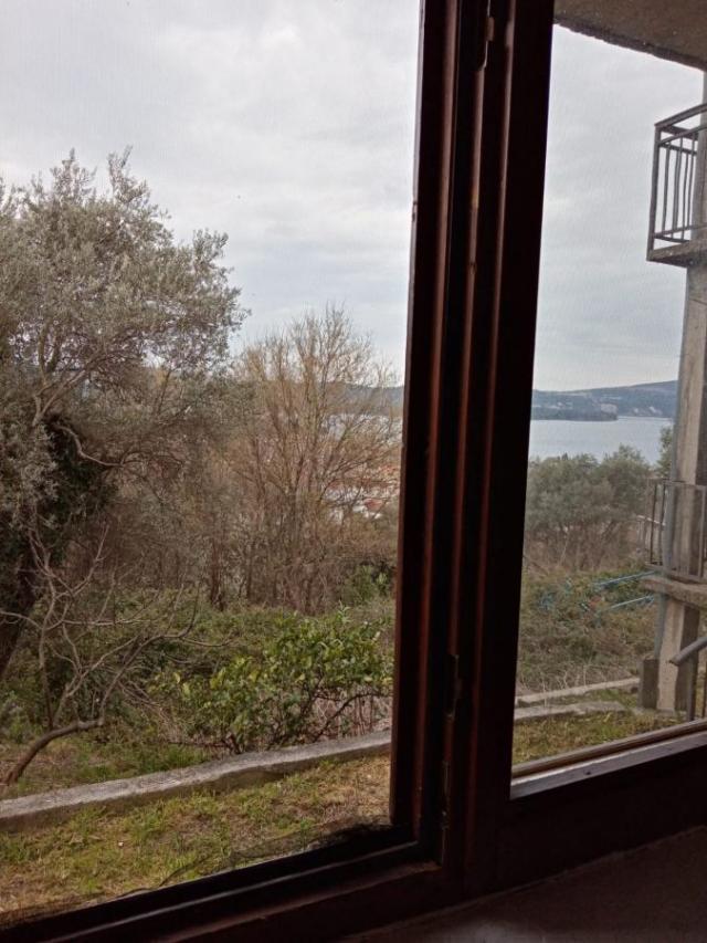 Three-Apartment House with Sea View in Tivat