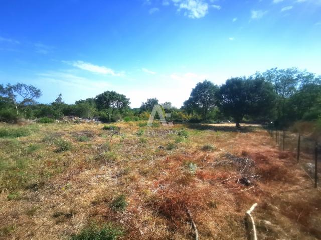 Krk, surroundings, building plot of 834m2 in a quiet location! ID 583