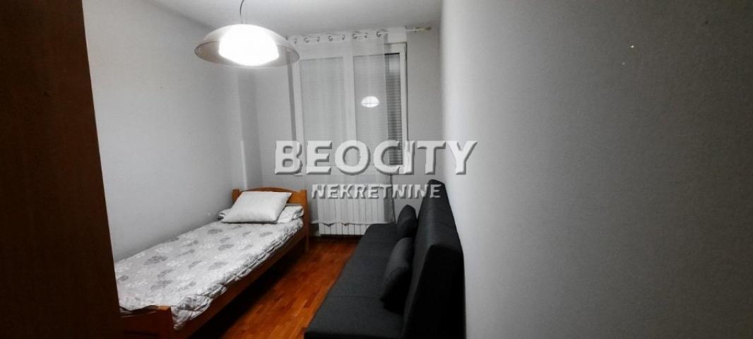 Voždovac, Lekino brdo, Banjalučka, 3. 0, 69m2, 600EUR