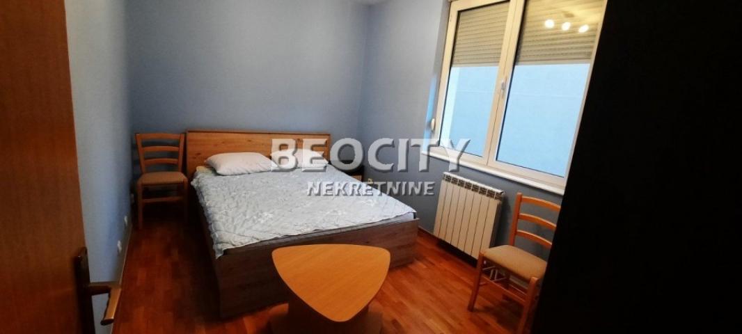 Voždovac, Lekino brdo, Banjalučka, 3. 0, 69m2, 600EUR