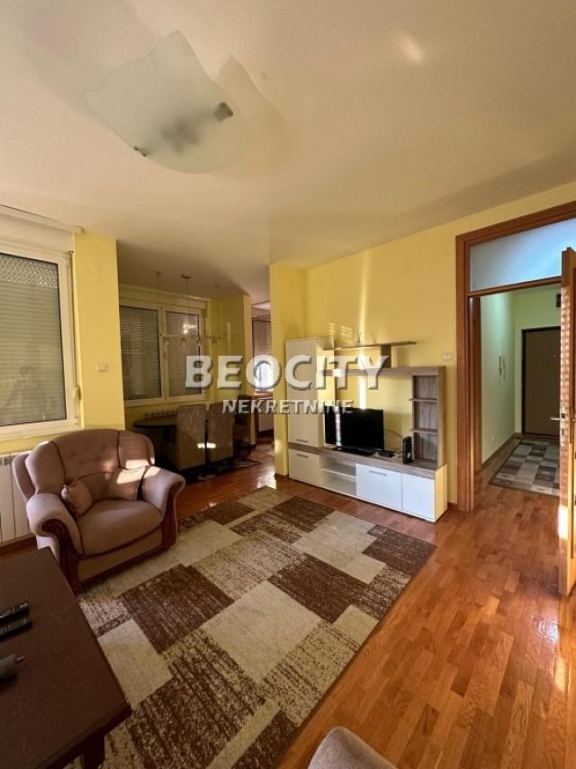 Voždovac, Lekino brdo, Banjalučka, 3. 0, 69m2, 600EUR