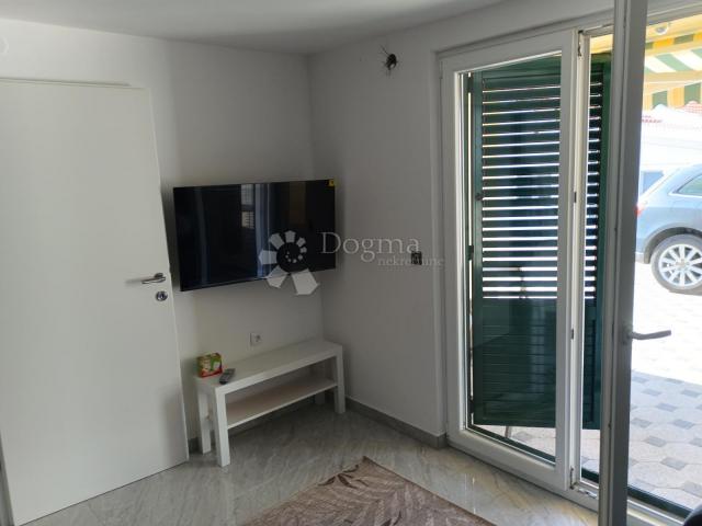 VODICE SRIMA - APARTMENT ONE STEP TO THE SEA - GROUND FLOOR