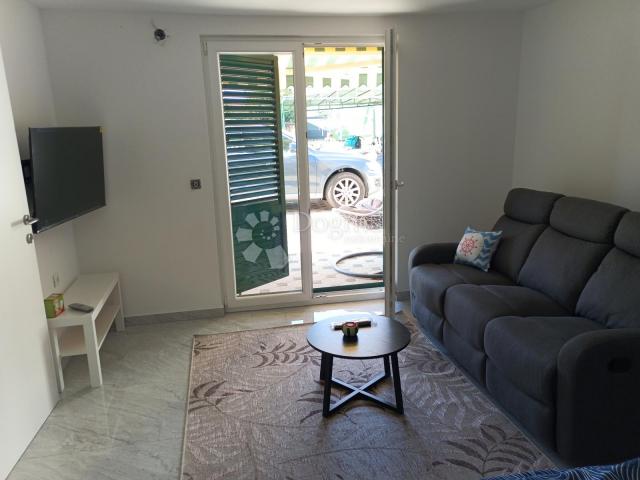 VODICE SRIMA - APARTMENT ONE STEP TO THE SEA - GROUND FLOOR