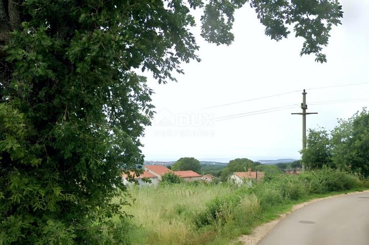 ISTRIEN, POREČ - Grundstück mit Baugenehmigung