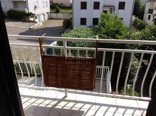 INSEL KRK, MALINSKA - Wohnung 20m2 mit Balkon in unmittelbarer Nähe zum Strand