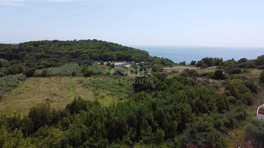 ISTRIA, PREMANTURA - Building plot with permission for a villa 500 meters from the sea with a view!