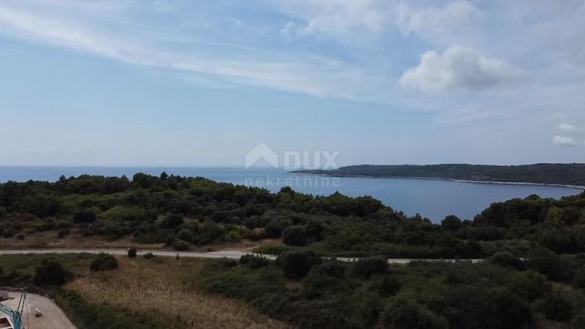 ISTRIA, PREMANTURA - Building plot with permission for a villa 500 meters from the sea with a view!