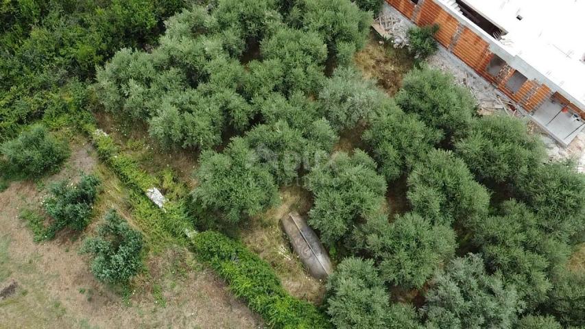 ISTRIA, PREMANTURA - Building plot with permission for a villa 500 meters from the sea with a view!