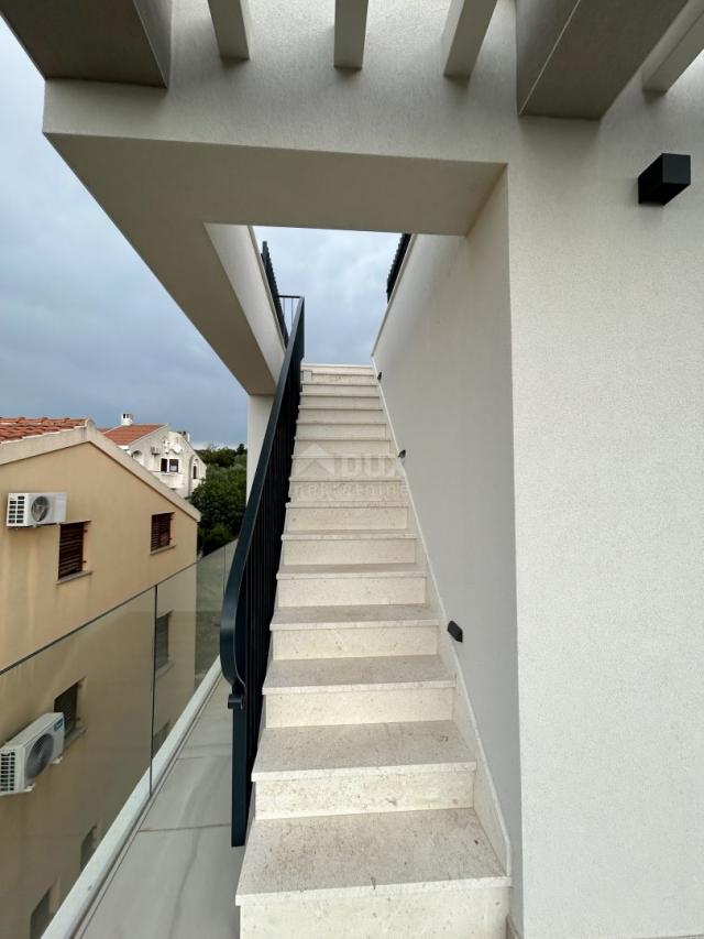 ZADAR, KOŽINO - Penthouse na 90m od mora 