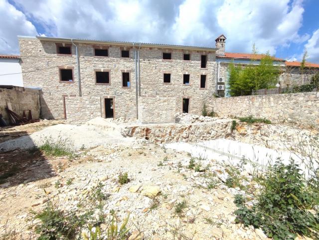 ISTRIA, JURŠIĆI - Stone house with pool + apartment, TURNKEY