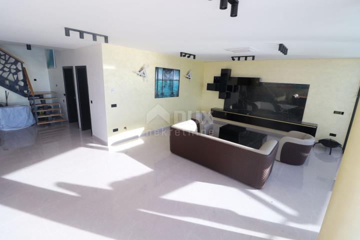 CRIKVENICA - Impressive modern villa with pool!