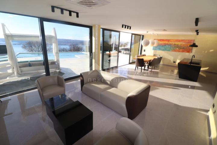 CRIKVENICA - Impressive modern villa with pool!