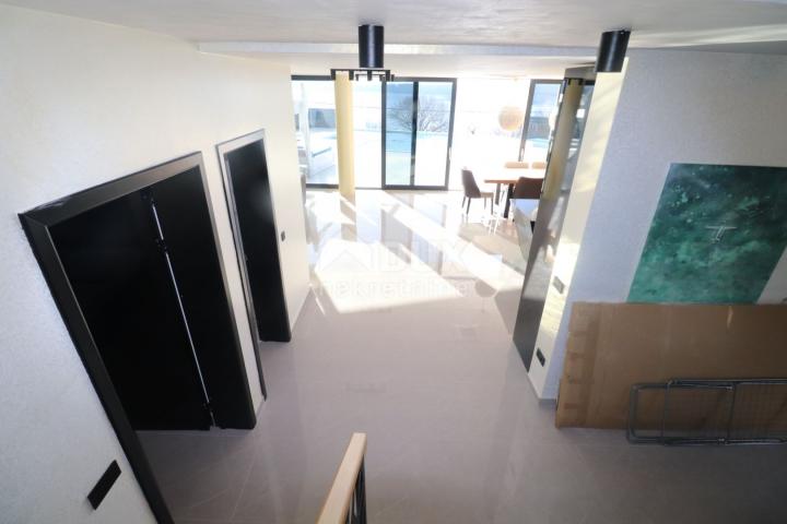 CRIKVENICA - Impressive modern villa with pool!