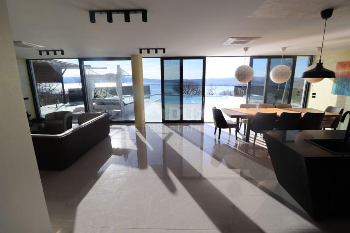 CRIKVENICA - Impressive modern villa with pool!