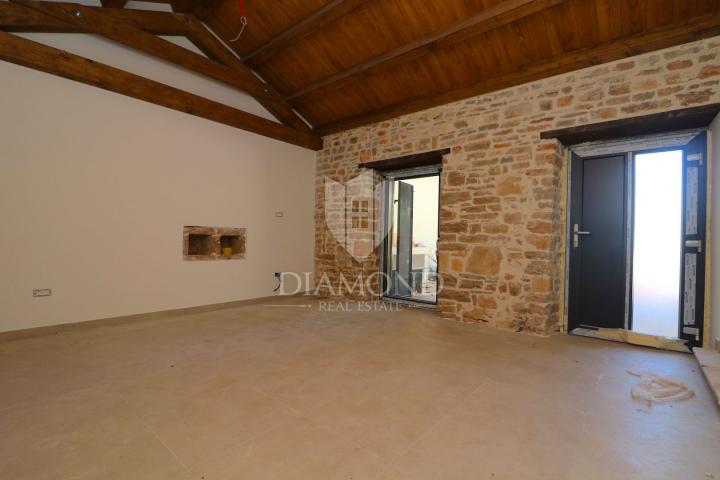 Barban, central Istria, renovated stone house with swimming pool