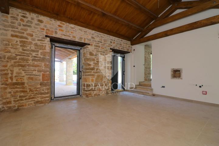 Barban, central Istria, renovated stone house with swimming pool