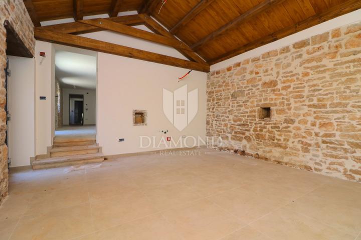 Barban, central Istria, renovated stone house with swimming pool