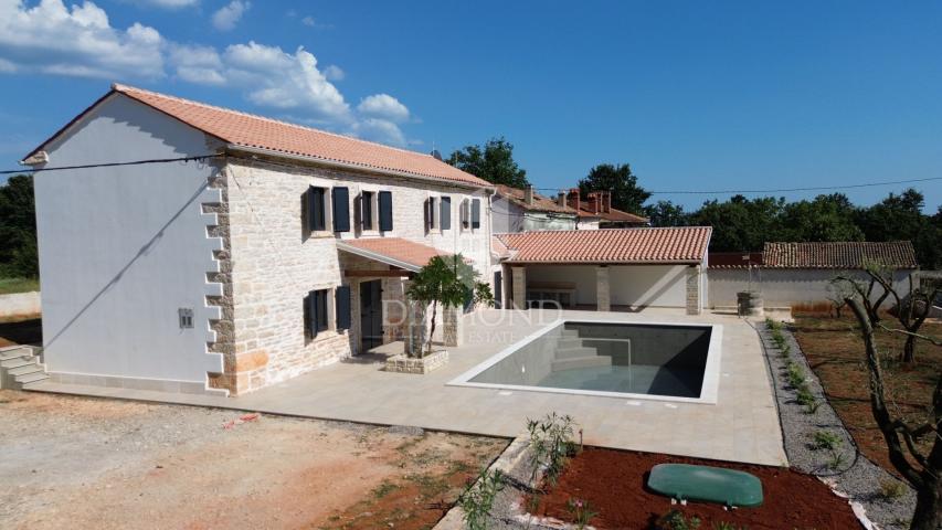 Barban, central Istria, renovated stone house with swimming pool