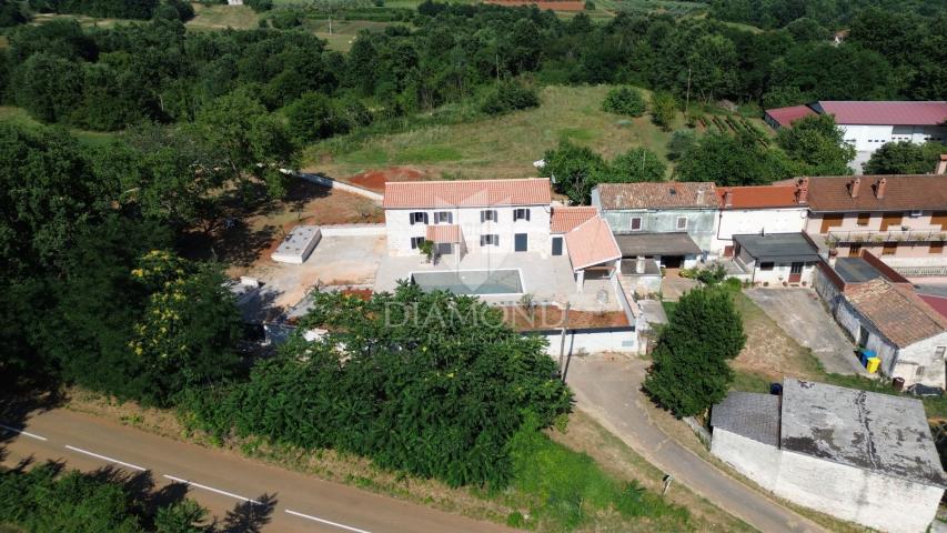 Barban, central Istria, renovated stone house with swimming pool