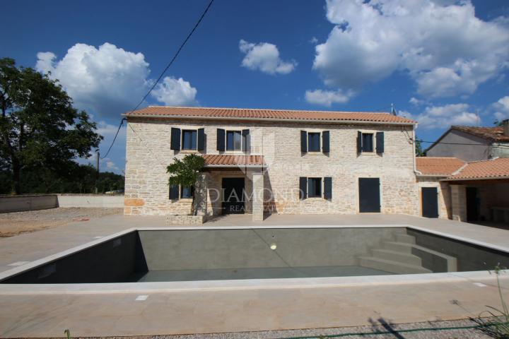 Barban, central Istria, renovated stone house with swimming pool