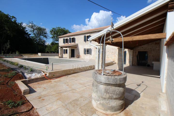 Barban, central Istria, renovated stone house with swimming pool