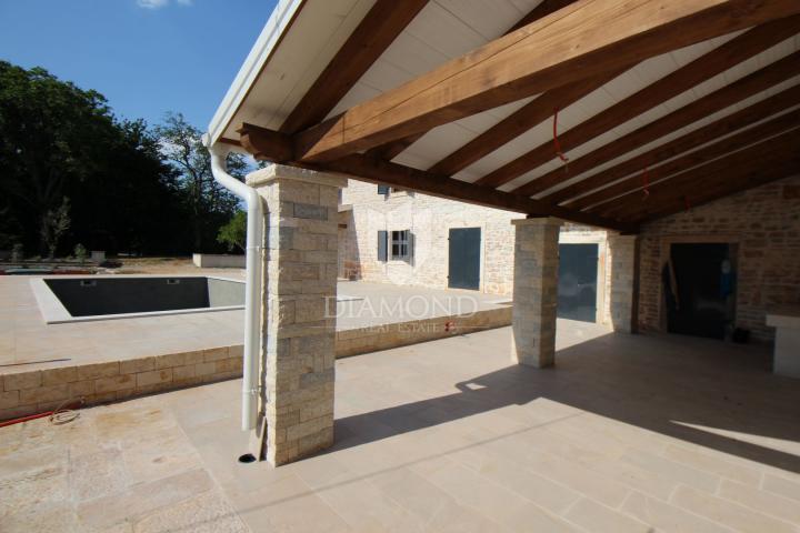 Barban, central Istria, renovated stone house with swimming pool