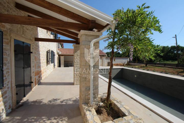 Barban, central Istria, renovated stone house with swimming pool