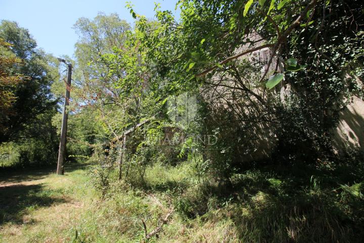 Kršan, Umgebung, freistehendes Steinhaus zur Anpassung