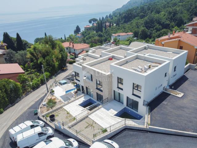 OPATIJA, LOVRAN - NOVO - Luksuzna kuća u nizu 100 m od plaže s bazenom i pogledom na more