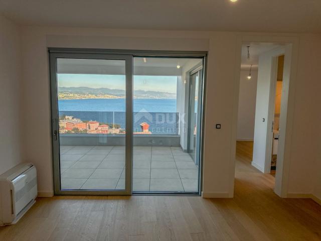 OPATIJA, ZENTRUM – luxuriöse Wohnung in einem neuen Gebäude mit Meerblick, Gemeinschaftspool, Garage