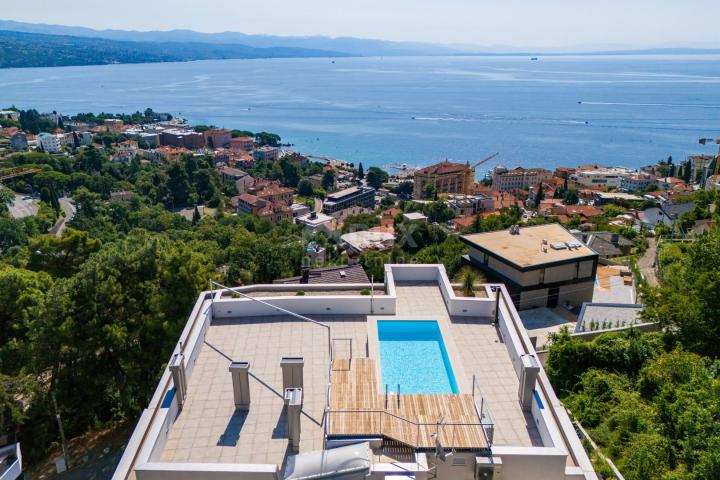 OPATIJA, ZENTRUM – luxuriöse Wohnung in einem neuen Gebäude mit Meerblick, Gemeinschaftspool, Garage