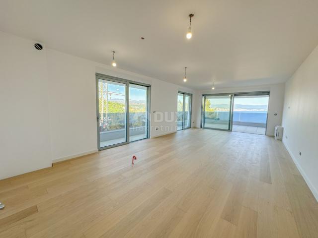 OPATIJA, CENTER - modern apartment in a new building with a sea view, shared pool, garage