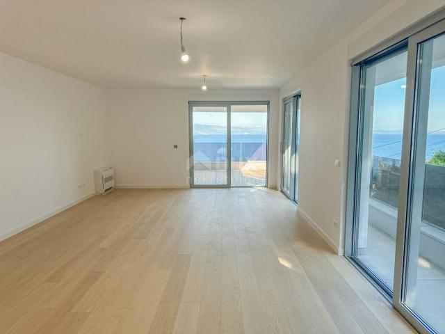 OPATIJA, CENTER - a beautiful apartment in a new building with a sea view