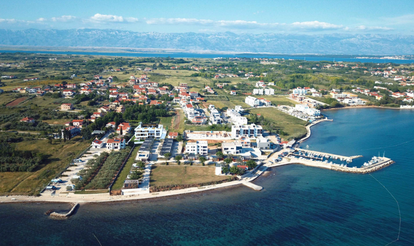 ZADAR, PRIVLAKA – Exklusive Gelegenheit für ein luxuriöses Leben direkt am Strand in einem modernen 