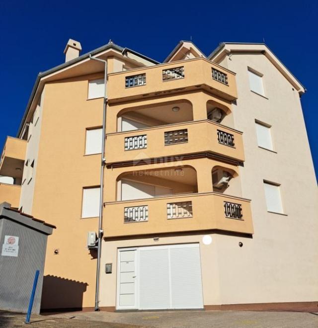 CRIKVENICA - osvijetljen apartman izvrsnog rasporeda 35 m2