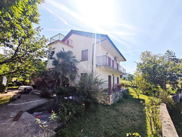 CAVLE, MAVRINCI - OPPORTUNITY for a detached house in a quiet location!