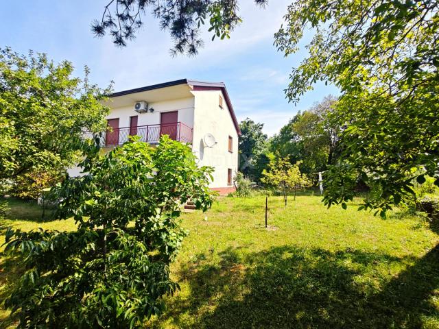 CAVLE, MAVRINCI - OPPORTUNITY for a detached house in a quiet location!