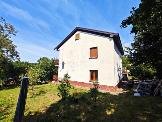 CAVLE, MAVRINCI - OPPORTUNITY for a detached house in a quiet location!