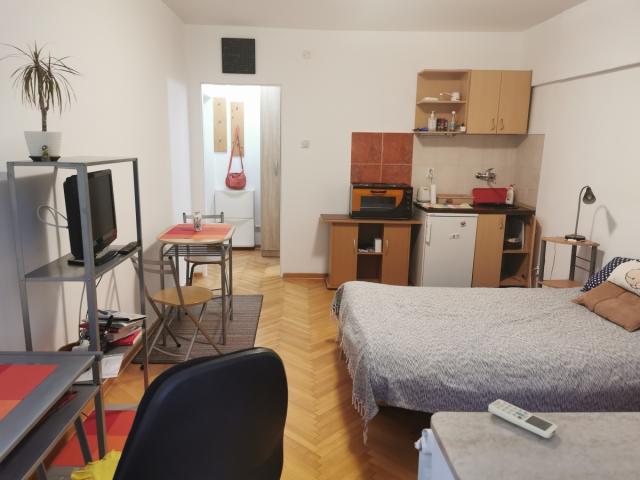 Furnished studio for long term rent