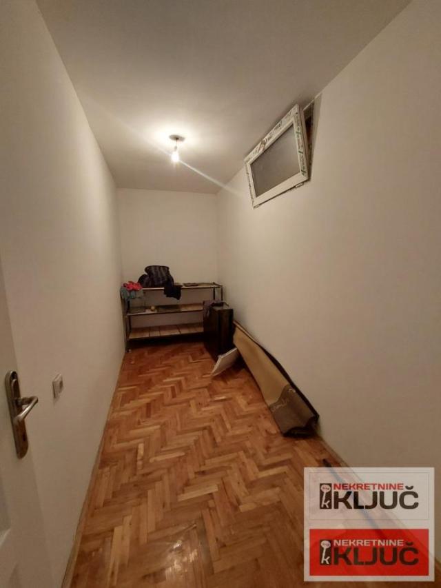 PETROVARADIN, 100 m2 , Četvorosoban-DUPLEX