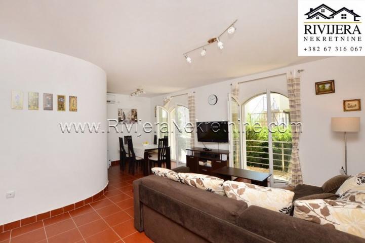 Three-bedroom comfortable apartment on the very coast of Bijela Herceg Novi