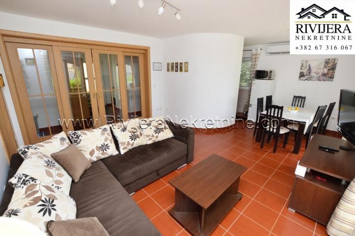 Three-bedroom comfortable apartment on the very coast of Bijela Herceg Novi