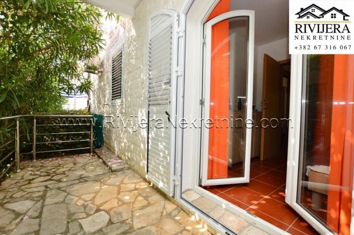 Three-bedroom comfortable apartment on the very coast of Bijela Herceg Novi