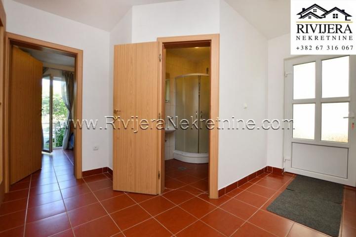 Three-bedroom comfortable apartment on the very coast of Bijela Herceg Novi